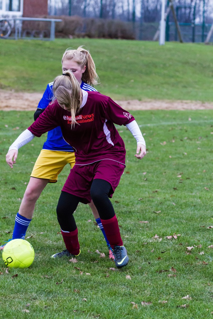 Bild 166 - B-Juniorinnen TSV Gnutz o.W. - SV Henstedt Ulzburg II : Ergebnis: ca. 5:0